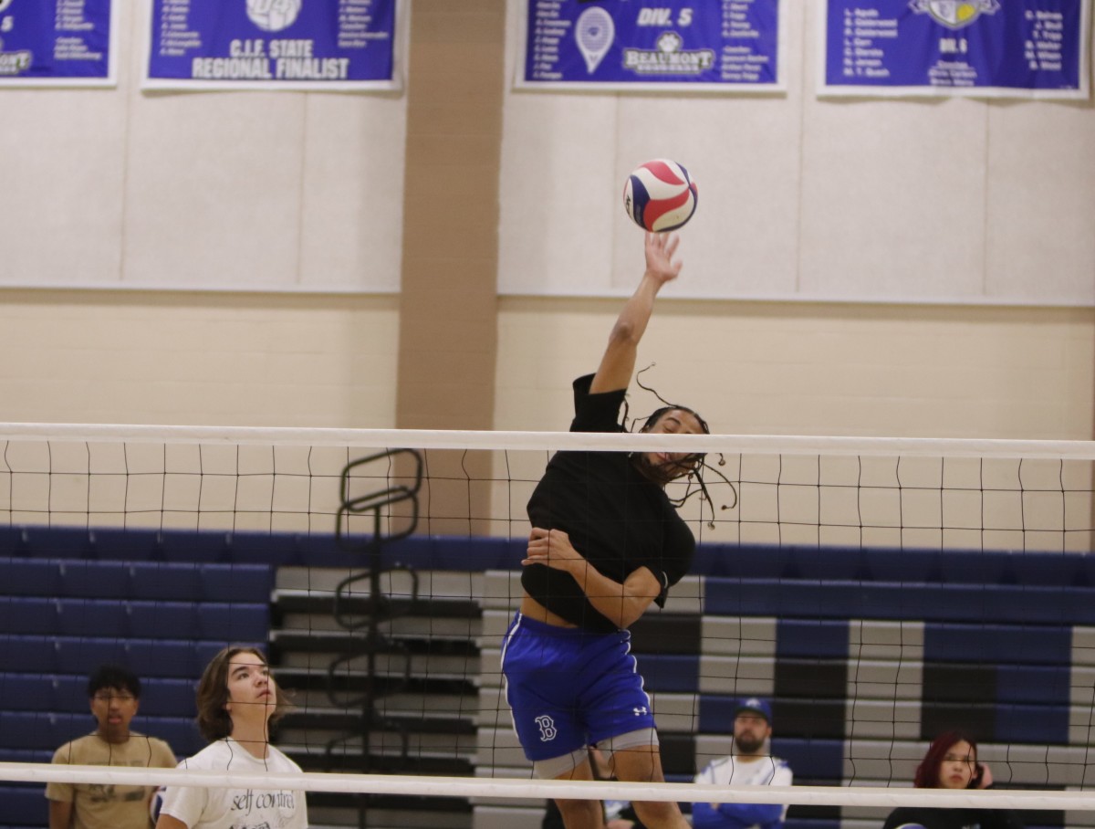 Beaumont Damon Potter volleyball 2023 by John Murphy040420234